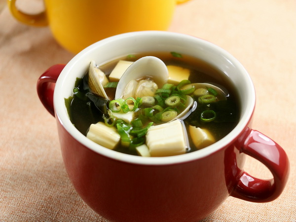 日式味噌蛤蜊豆腐湯