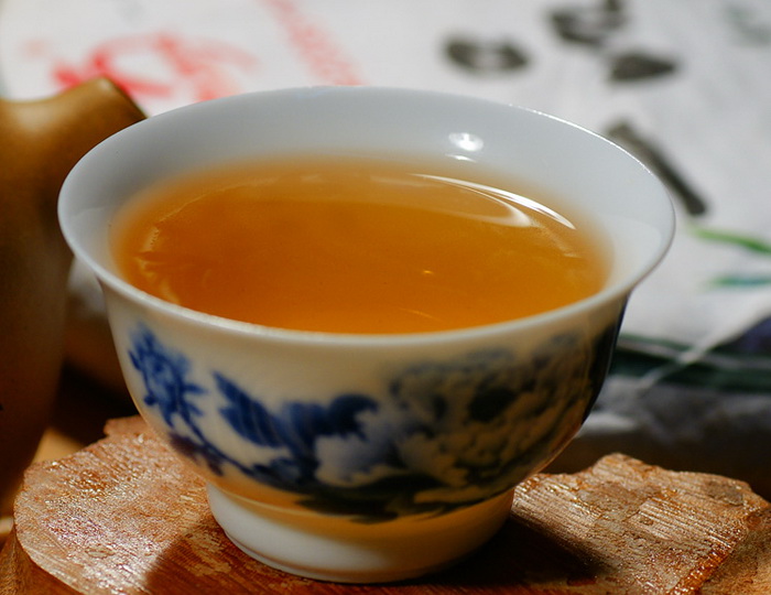 干仓的普洱茶生茶茶汤